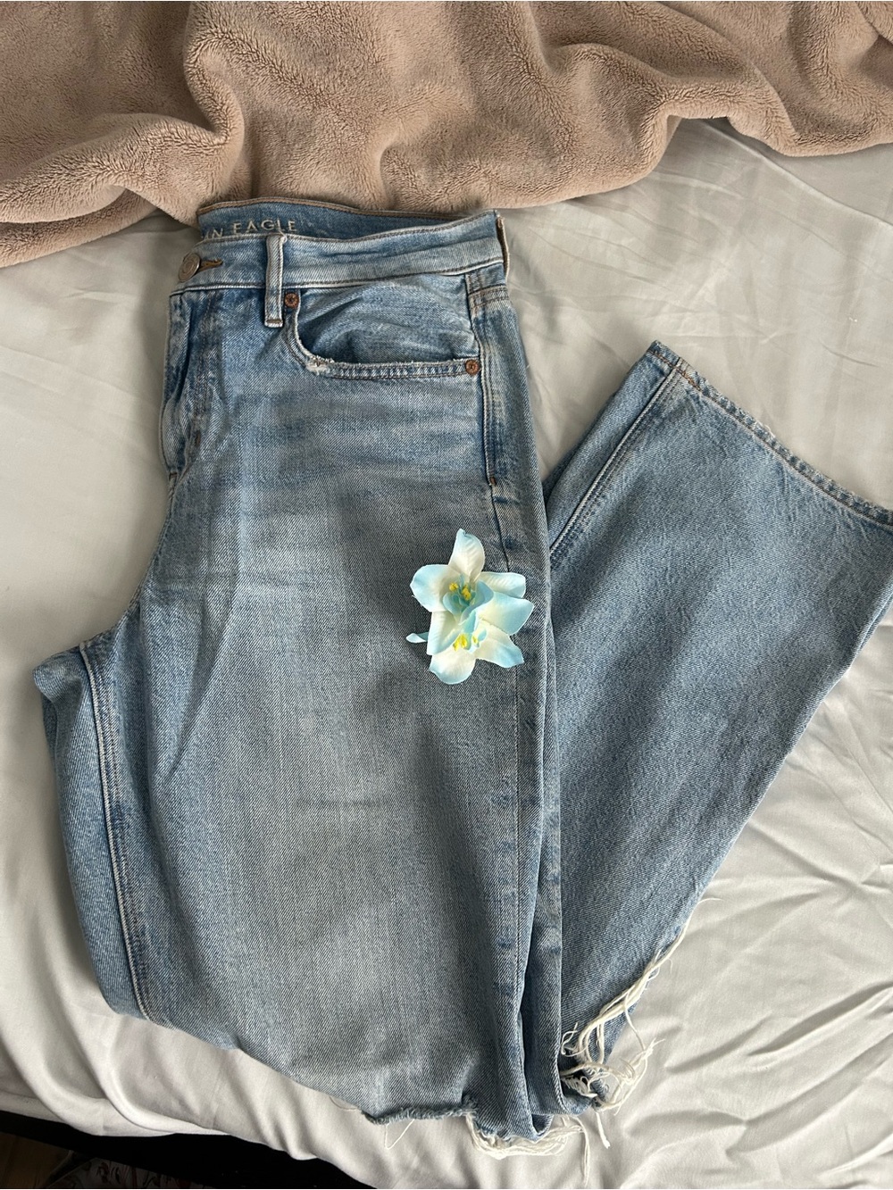 Light Blue Women's American Eagle High-Rise Straight Jeans